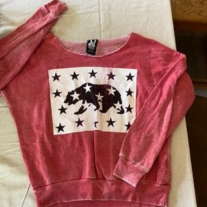 Women’s California bear sweat shirt.